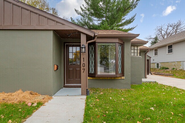 Foto del edificio - 107 Gwyn Ave