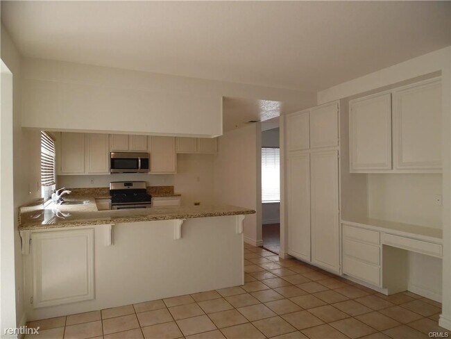Building Photo - 4 br, 3 bath House - 1412 Larsen Ln
