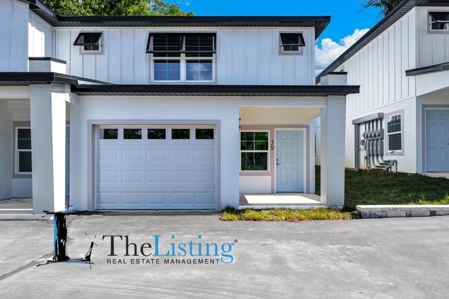 Building Photo - 39 SE 15th Terrace