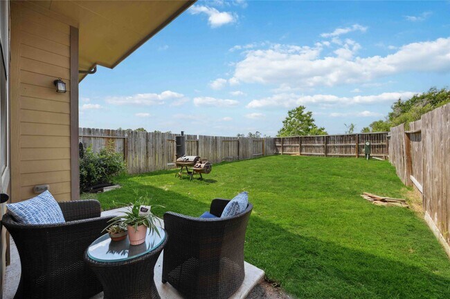 Foto del edificio - 323 Biltmore Loop