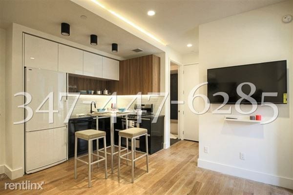 Foto del edificio - 75 Ralph Ave