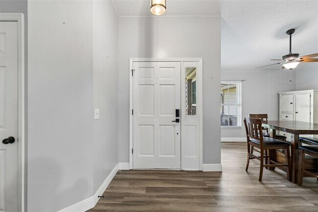 Foto del edificio - 7610 Heathfield Ct