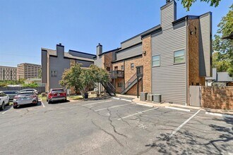 Building Photo - 505 Bellevue Pl