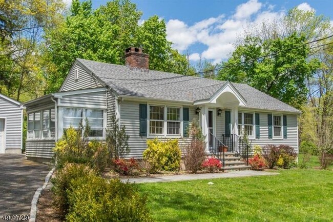 Foto del edificio - 38 Clover Hill Rd