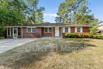 Building Photo - 2071 Fernwood Cir