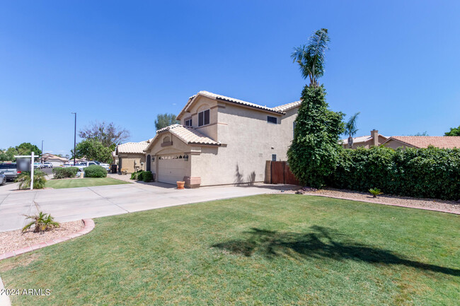 Foto del edificio - 1435 E Silver Creek Rd