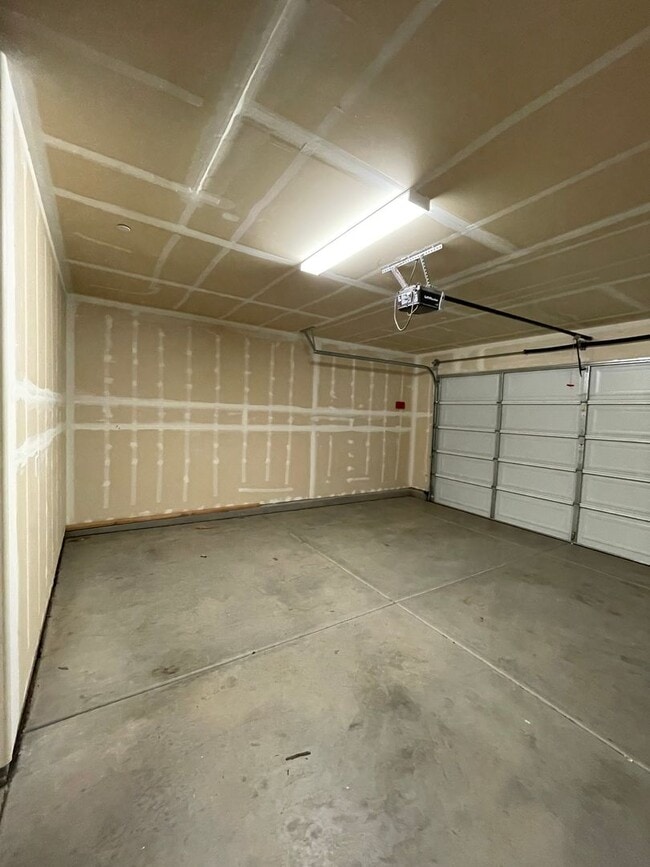 Building Photo - 1623 Dock Ave