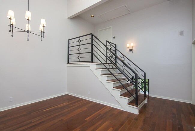 Building Photo - 727 Harpeth Trace Dr