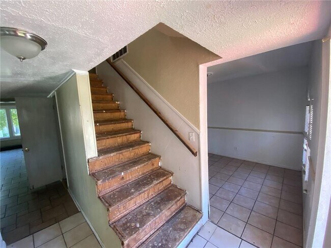 Building Photo - 5506 Dominica Dr