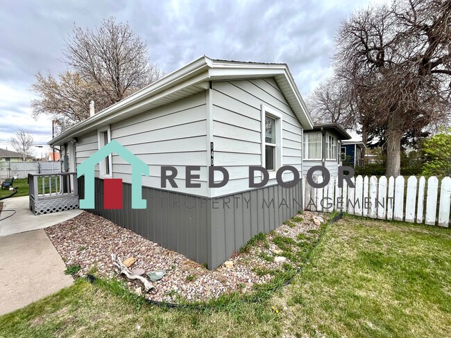 Building Photo - 1405 Duplex SQD LLC -E