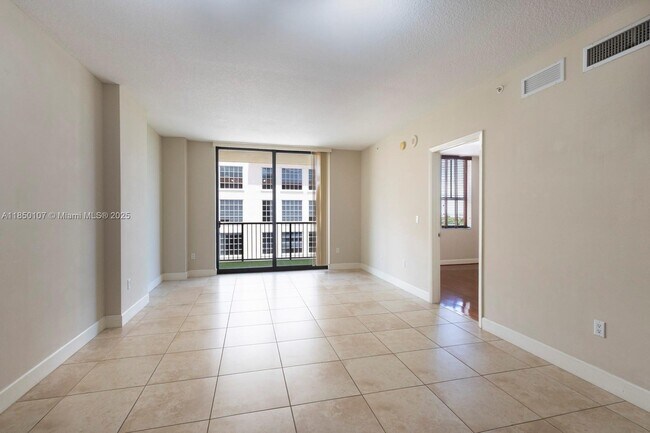 Foto del edificio - 55 Merrick Way