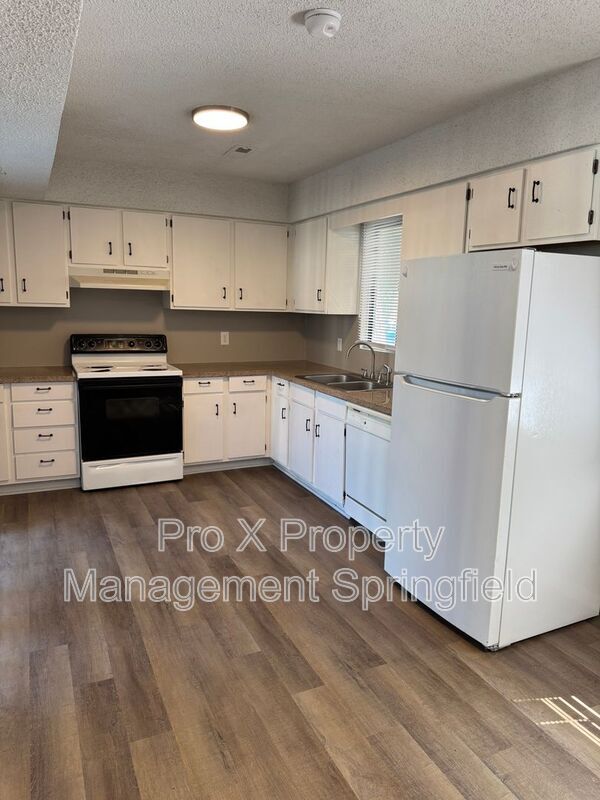 Building Photo - 1238 E Guinevere St