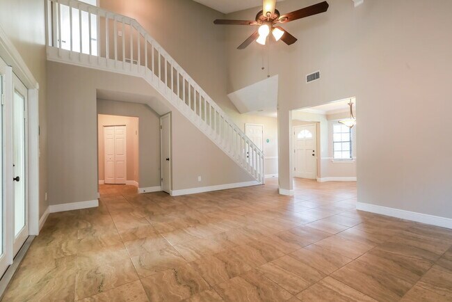 Foto del edificio - 6145 Island Forest Dr
