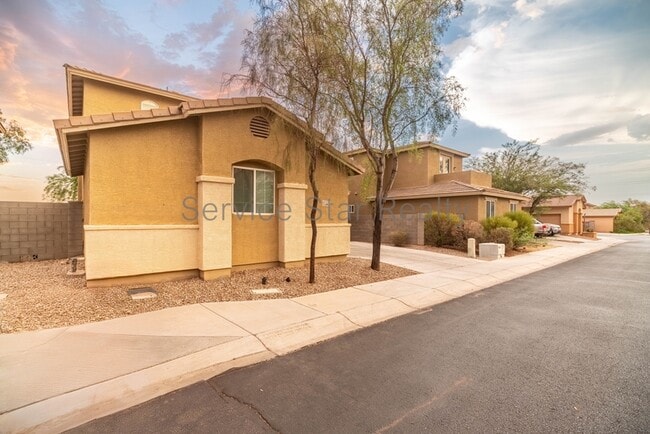 Building Photo - 7516 S 27th Pl