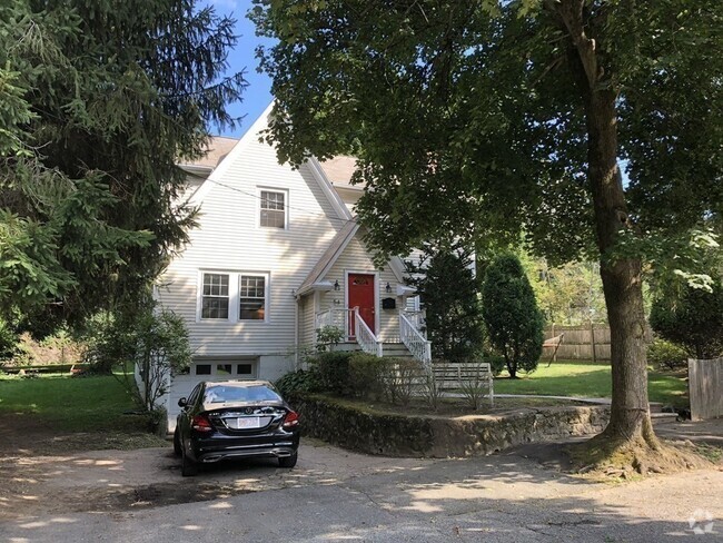 Building Photo - 54 Duxbury Rd