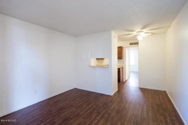 Building Photo - Westview Apartments