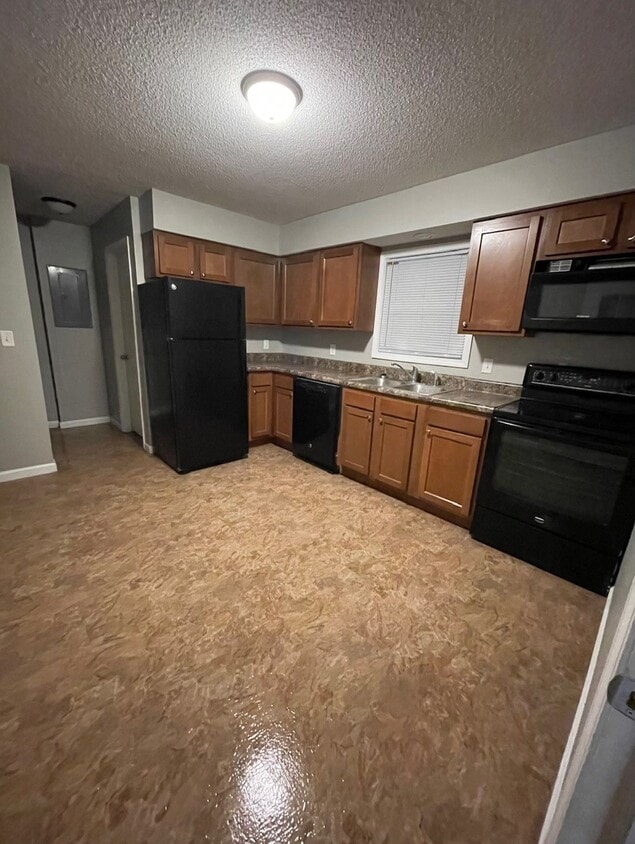 6 Circle Dr, Chatham, IL 62629 Townhome Rentals in Chatham IL