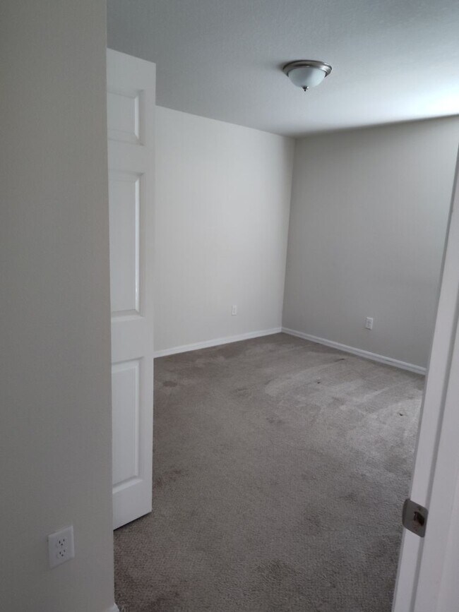 Building Photo - 3BR/2BA Home in Marion Oaks – Spacious Lot...