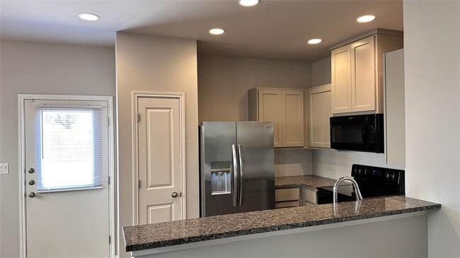 Building Photo - 131 Peruna Dr