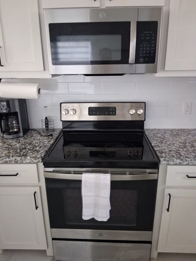 Building Photo - "Stylish 2-Bed, 2-Bath Gem with Granite Touches in Pharr, TX!"