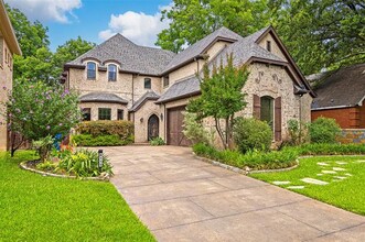 Building Photo - 6115 Palo Pinto Ave