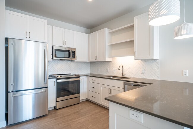 Building Photo - Avenir Apartments