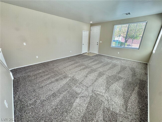 Building Photo - 5737 Ingleside St