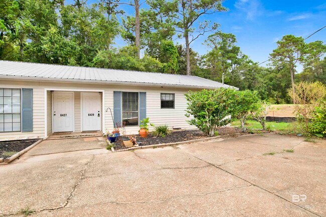 Foto del edificio - 6429 Schoel Ln