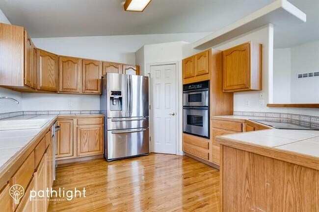 Building Photo - 2155 Bluffside Terrace