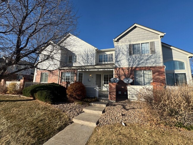 Building Photo - Spacious Townhome in Parker