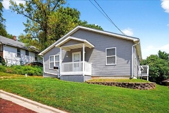 Building Photo - 221 Allen St