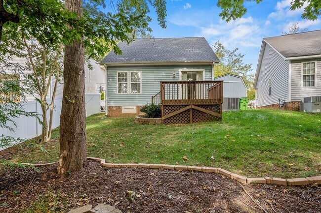 Building Photo - 205 Cross Hill Lane, Holly Springs NC 27540