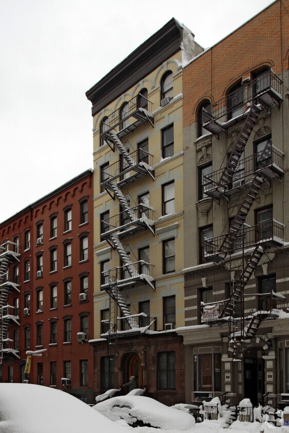 Primary Photo - 114 E 7th St