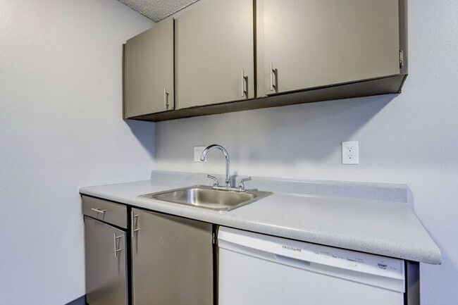 Foto del edificio - Limited-Time Spring Leasing Deal! GET 1-MO...
