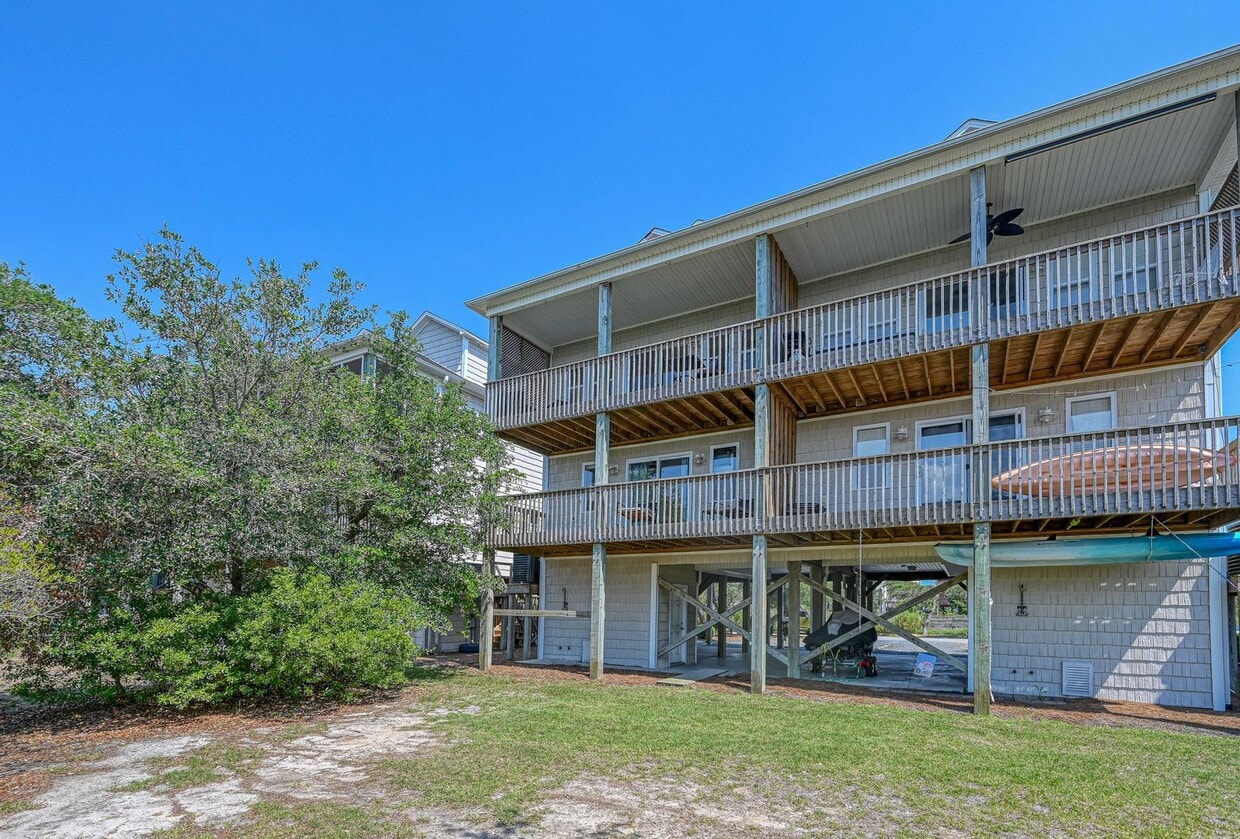 Sandy Bottoms Beach Club House Rental in Surf City, NC