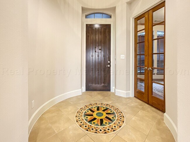 Foto del edificio - Gorgeous 3 bedroom, 3 bath home in lovely ...