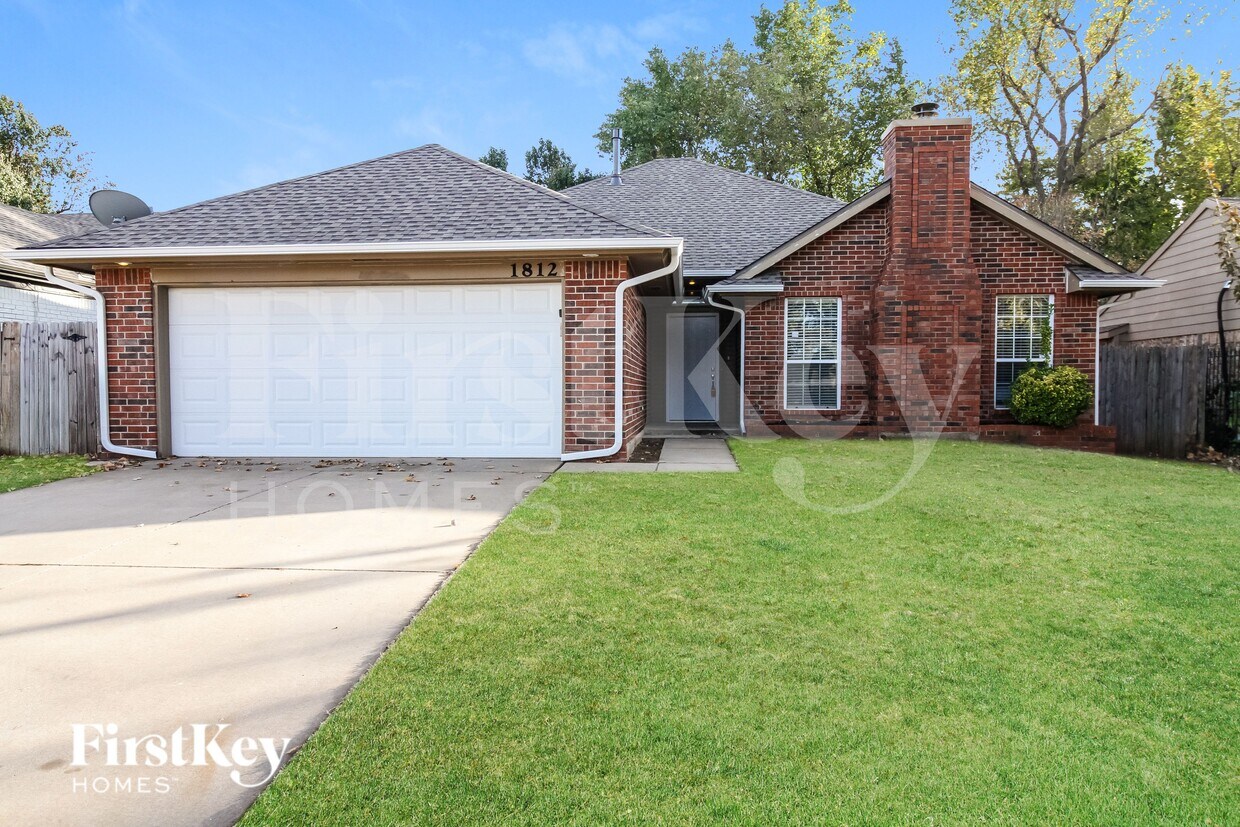 Foto principal - 1812 Foxfire Rd
