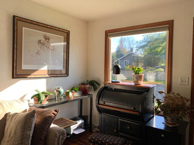 Área de trabajo - 616 Emerson St SW