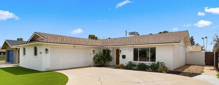Building Photo - 8631 E Jackrabbit Rd