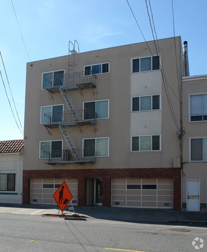 Primary Photo - 4425 Balboa St