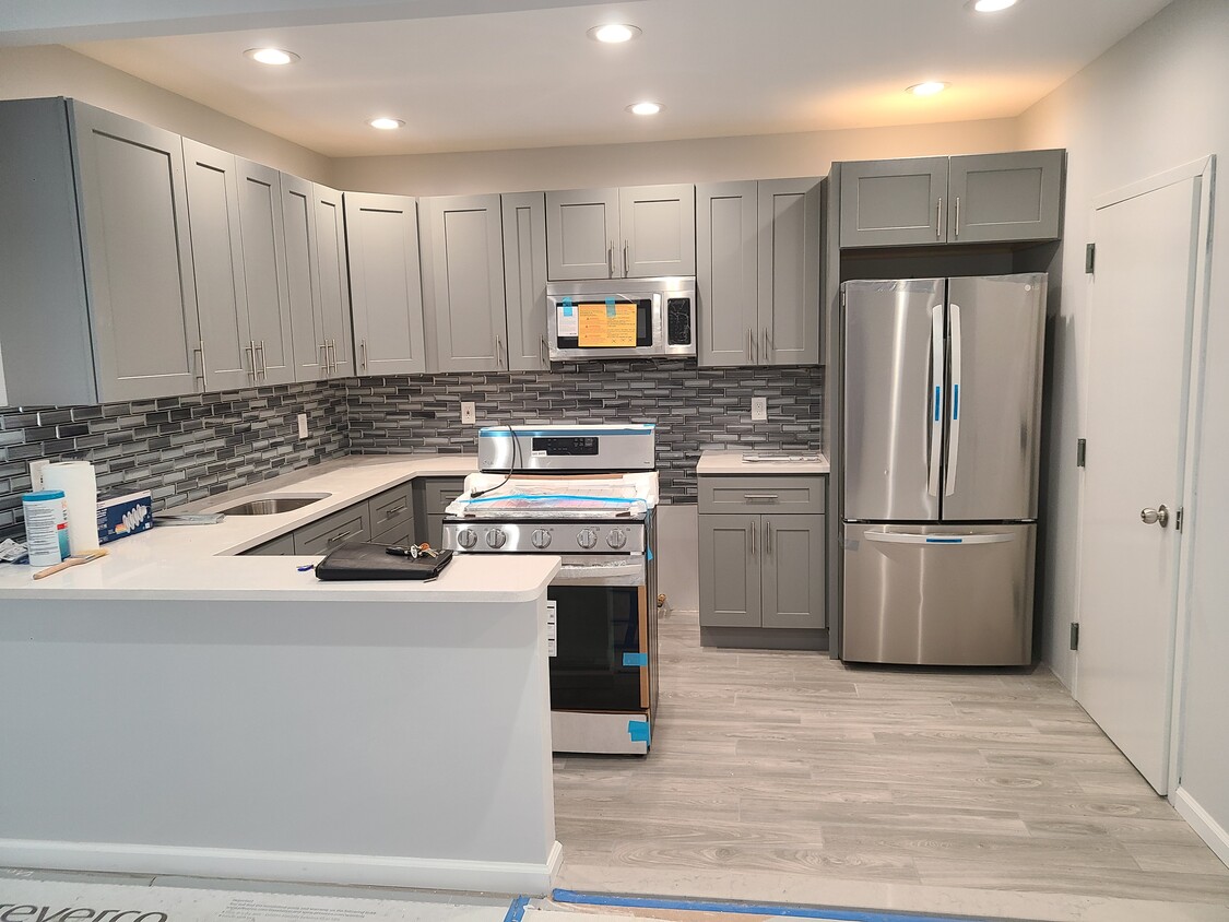 Foto principal - 6656 Myrtle Ave