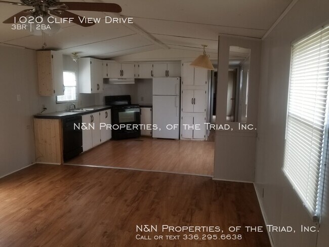 Building Photo - 1020 Cliff View Dr