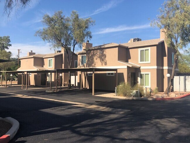 Building Photo - Spacious 2 Bedroom Townhome Available with...