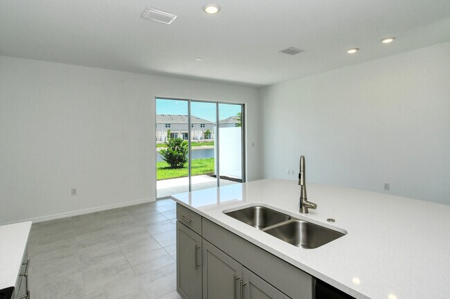 Building Photo - 5712 Haven Ter