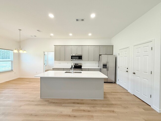 Foto del edificio - Spacious 4-Bedroom Home - New Construction