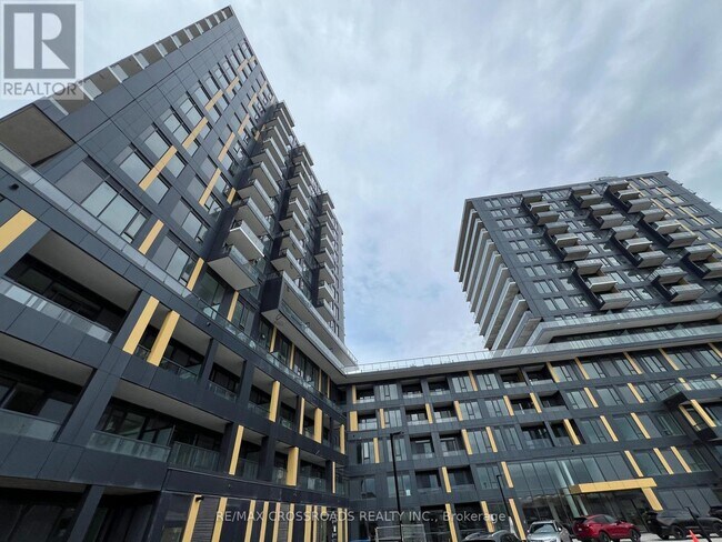 Photo du bâtiment - 4878 Powers Cmn