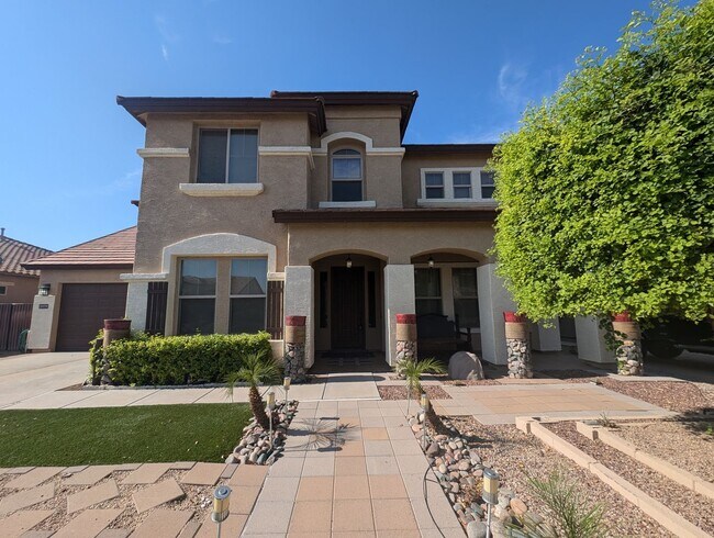 Foto del edificio - 5 Bedroom Home in the Montelena Neighborhood near E Ocotillo Rd and S Ellsworth Rd!
