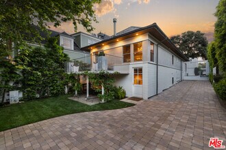 128 Wadsworth Ave