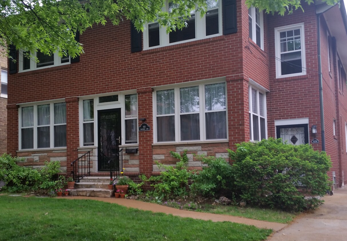 Second Floor Unit/ Individual Entrance - 925 Concordia Ln