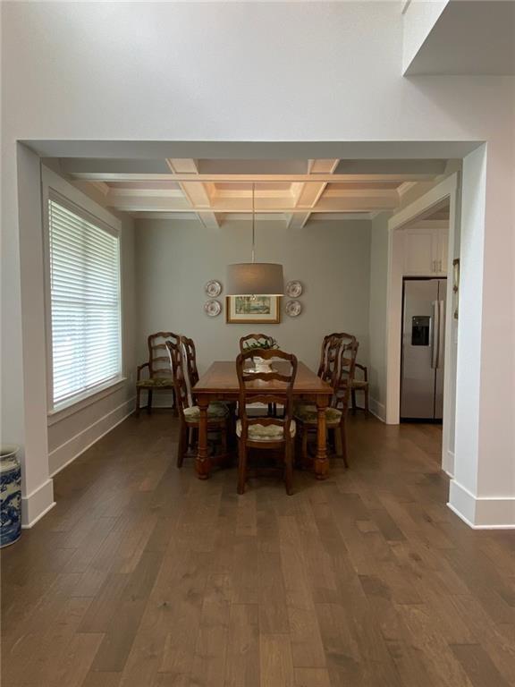 Building Photo - 352 Davis St